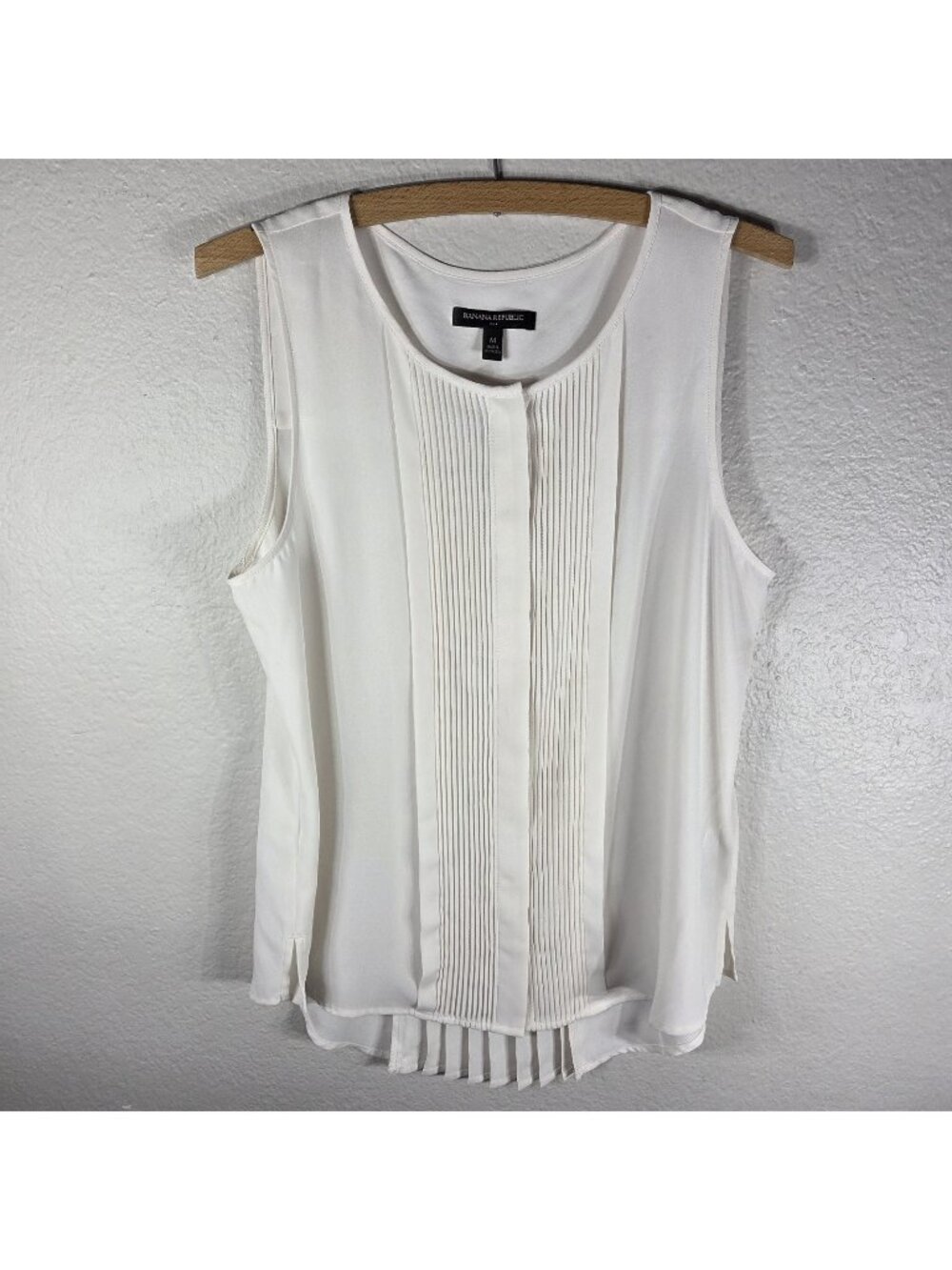 Banana Republic Tank Top Cream Pleated Sleeveless Button Front Womens Size M